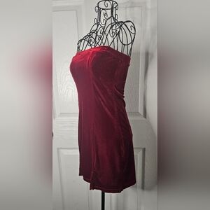 JoinUs Velvet Strapless Mini Dress